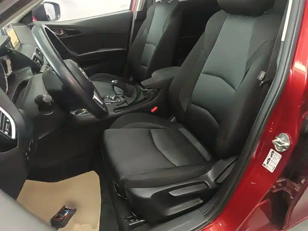 Mazda 3 Axela 2015 — фото 15