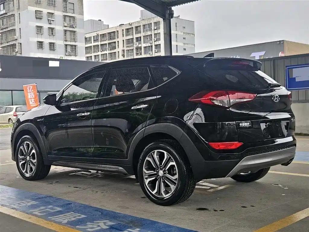Hyundai Tucson 2015 — фото 2