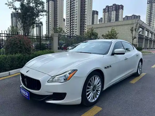 Maserati Quattroporte 2013