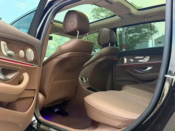 Mercedes-Benz E-Class 2023