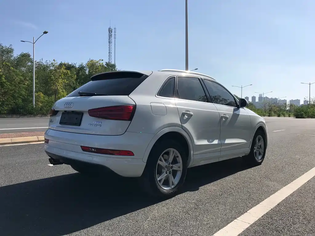 Audi Q3 2017 — фото 13