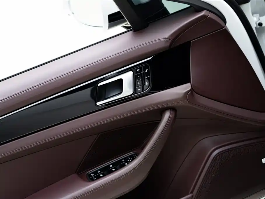 Porsche Panamera 2018 — фото 13