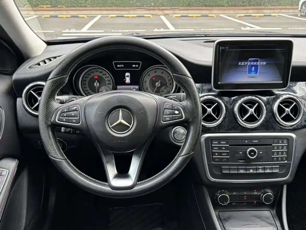 Mercedes-Benz GLA 2017 — фото 15