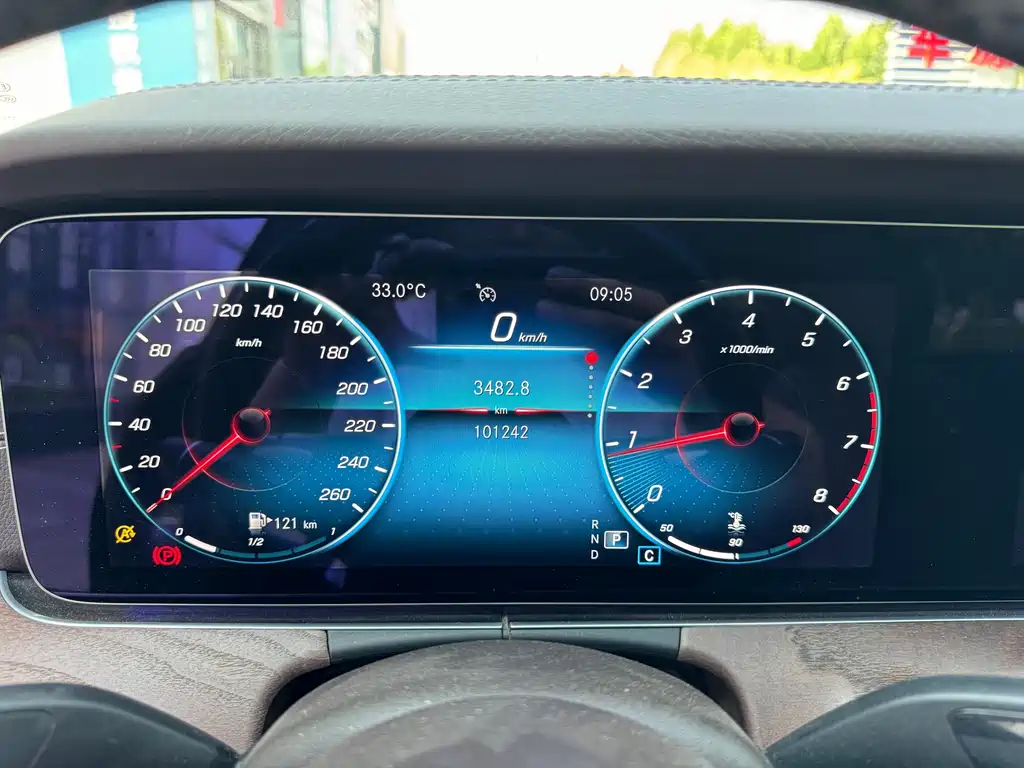 Mercedes-Benz E-Class 2022
