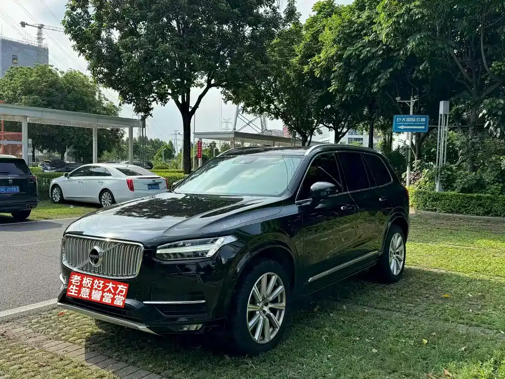 Volvo XC90 2019 — фото 1