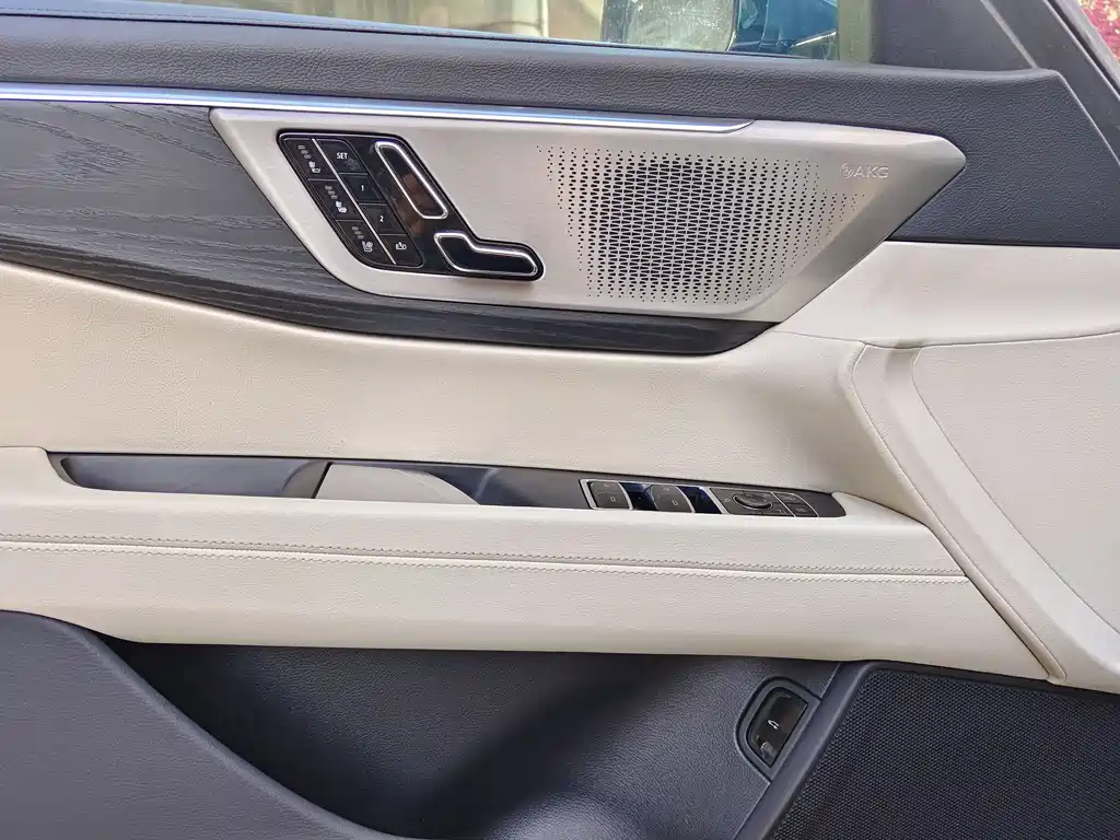 Cadillac CT6 2023 — фото 10