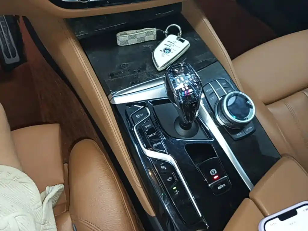 BMW 6 Series GT 2022 — фото 14