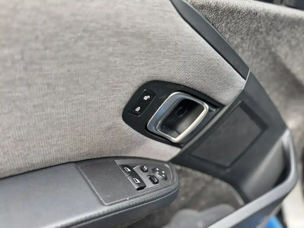 BMW i3 2016 — фото 11