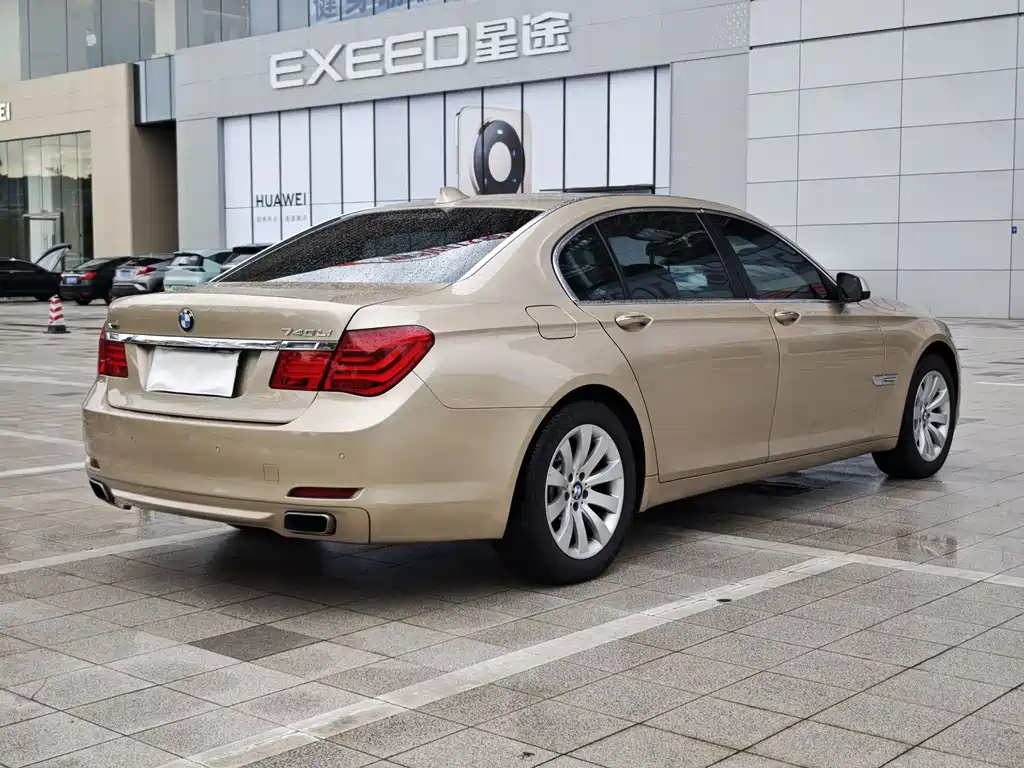 BMW 7 Series 2010 — фото 4