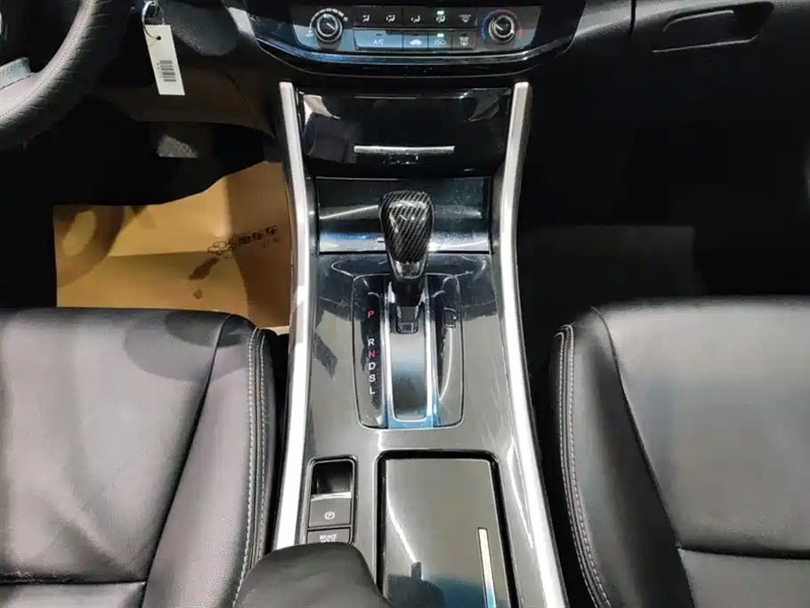 Honda Accord 2019 — фото 16
