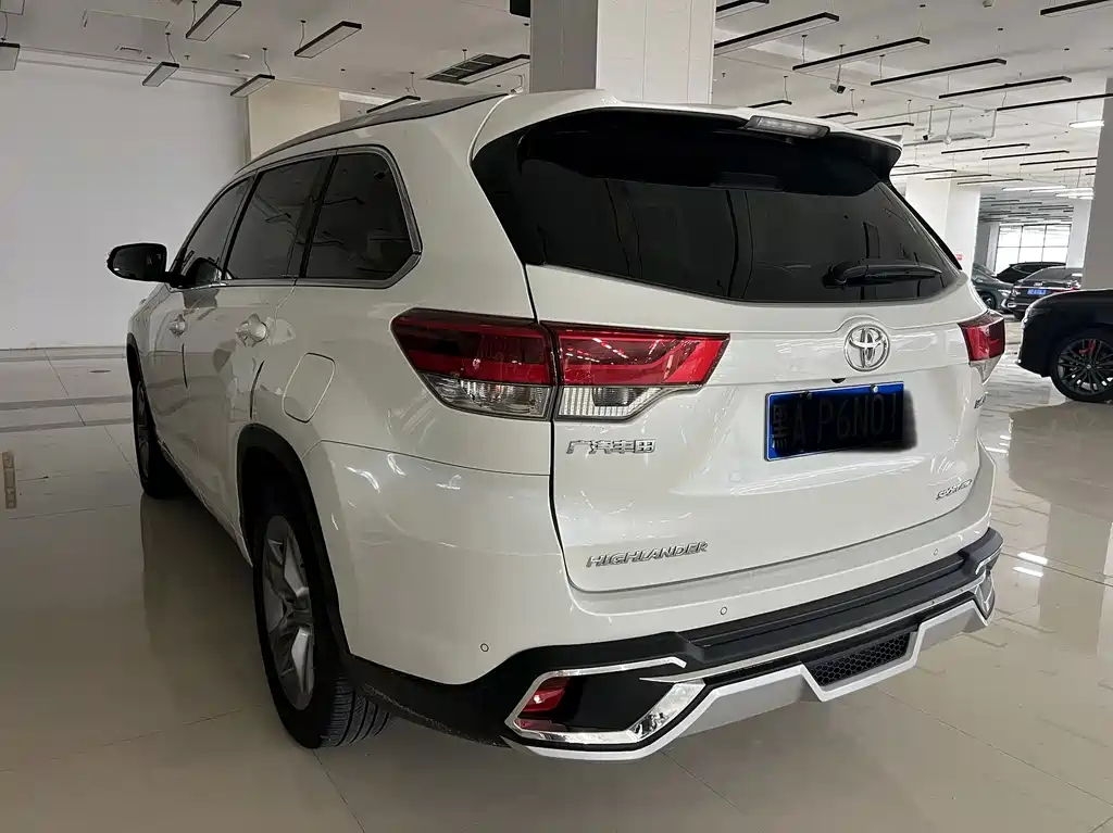 Toyota Highlander 2020 — фото 3