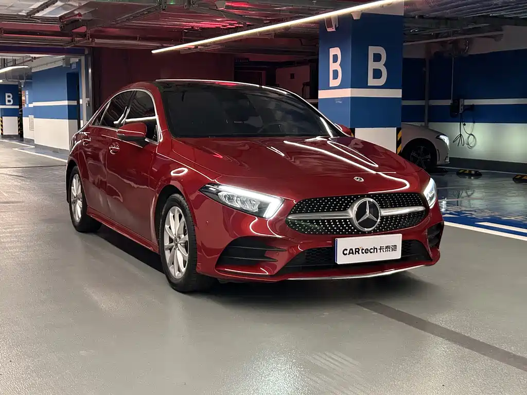 Mercedes-Benz A-Class 2022 — фото 6
