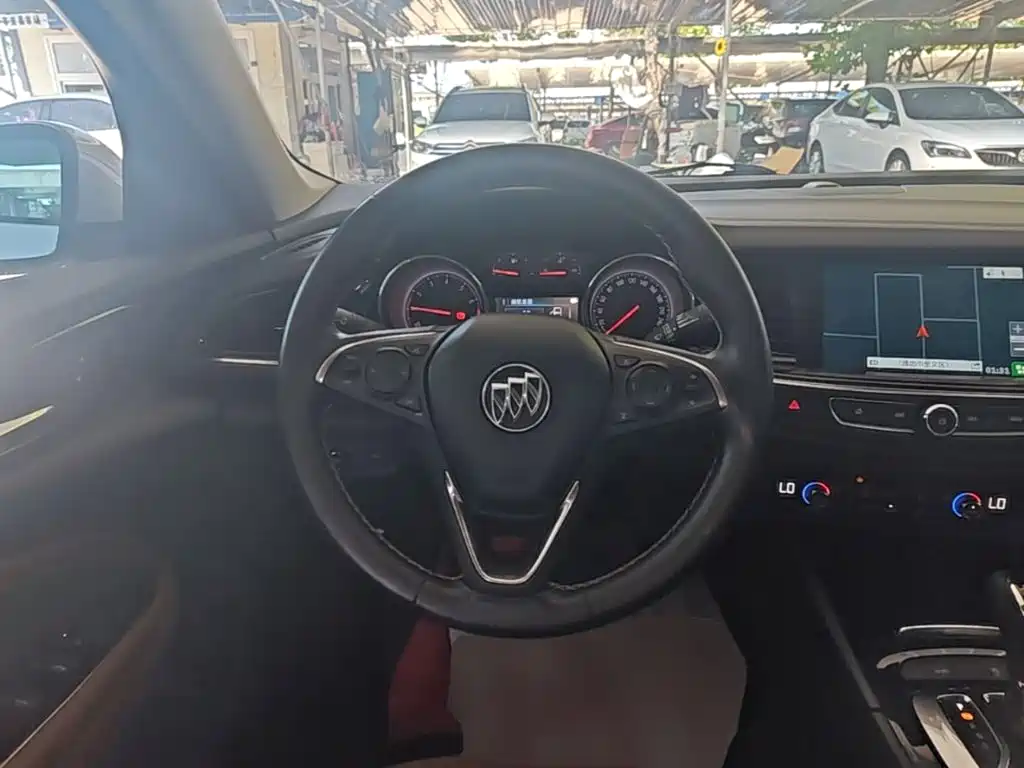 Buick Regal 2018 — фото 11