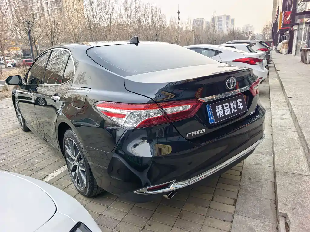 Toyota Camry 2023 — фото 6