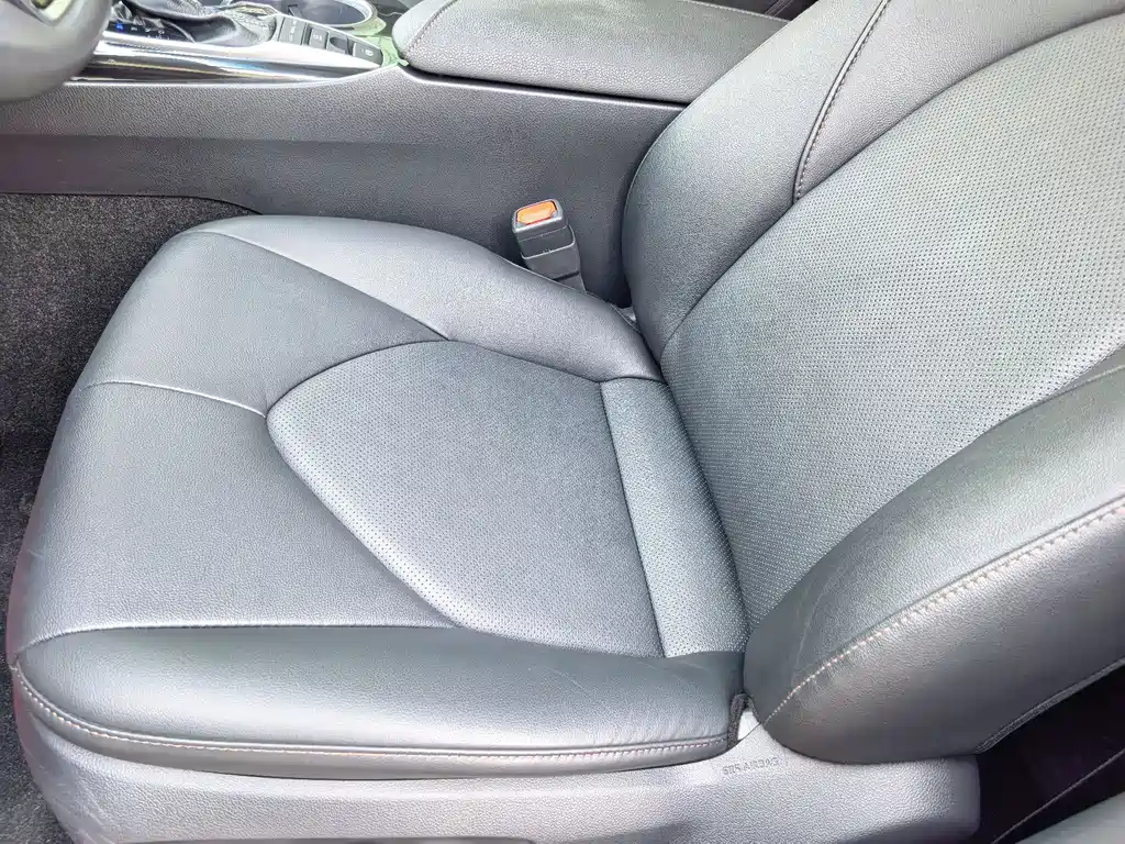 Toyota Camry 2023 — фото 18