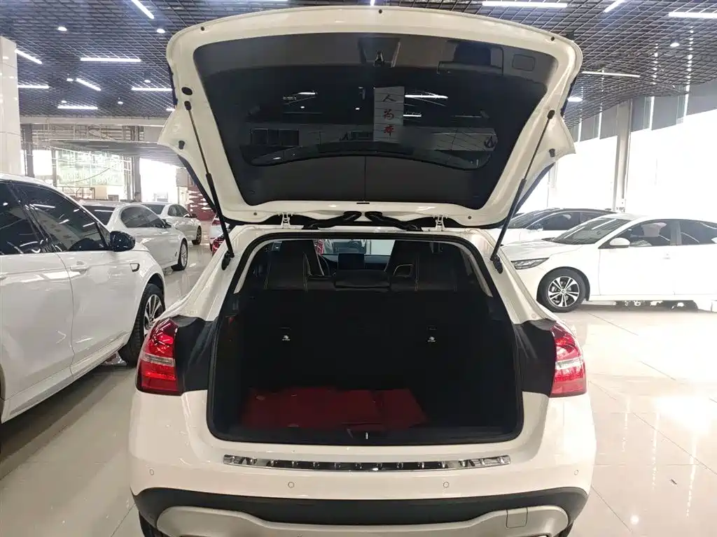 Mercedes-Benz GLA 2018 — фото 15