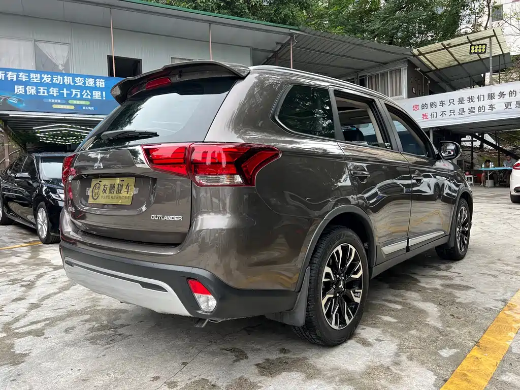 Mitsubishi Outlander 2020 — фото 19