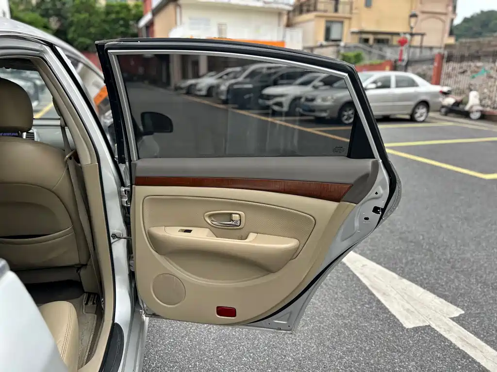 Nissan Sylphy 2012 — фото 22