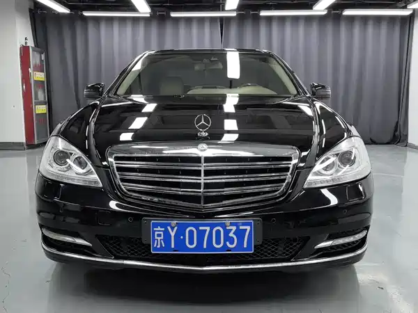 Mercedes-Benz S-Class 2010