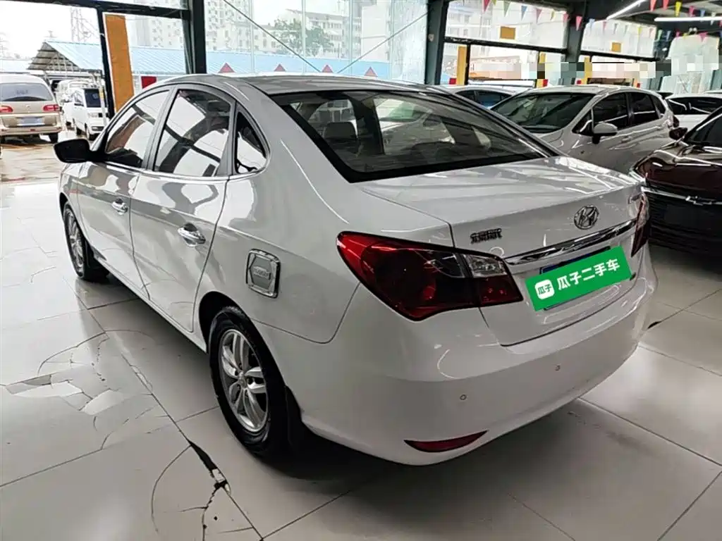 Hyundai Elantra 2015 — фото 5