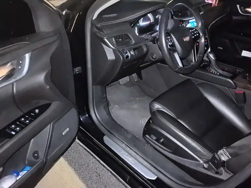 Cadillac XTS 2018 — фото 14