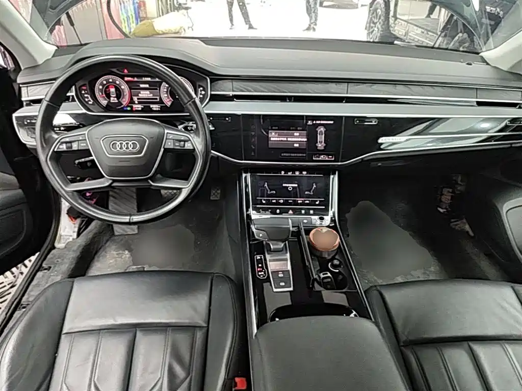 Audi A8 2019 — фото 10