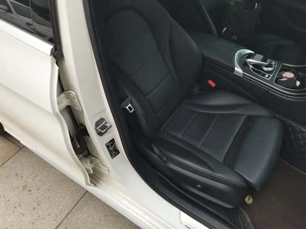 Mercedes-Benz C-Class 2018 — фото 20