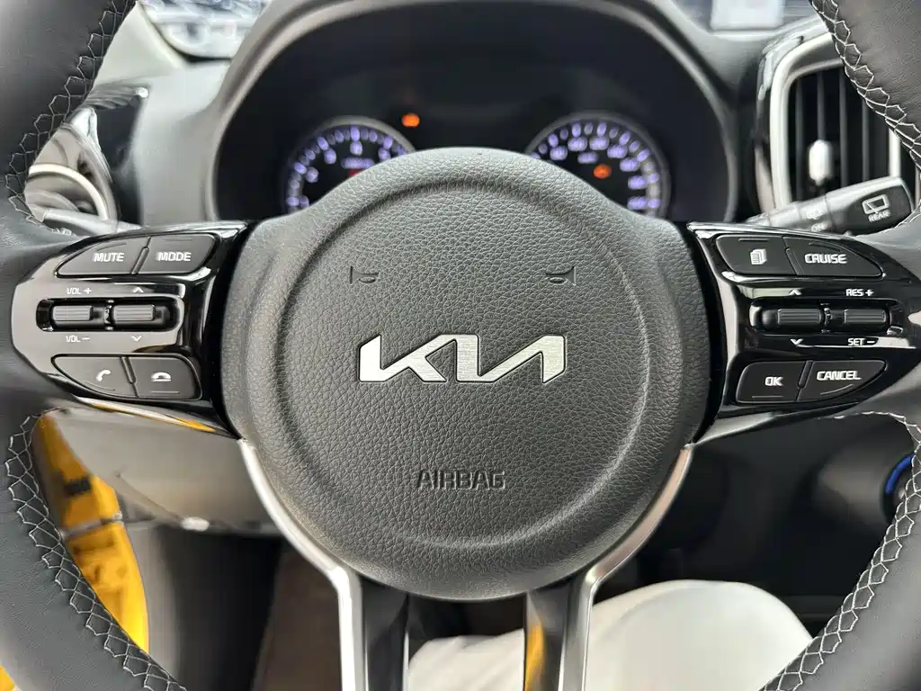 Kia KX1 2022 — фото 13