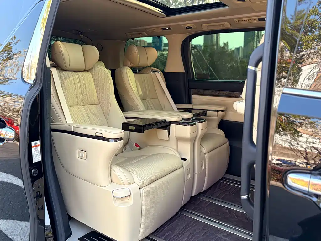 Toyota Vellfire 2021 — фото 17