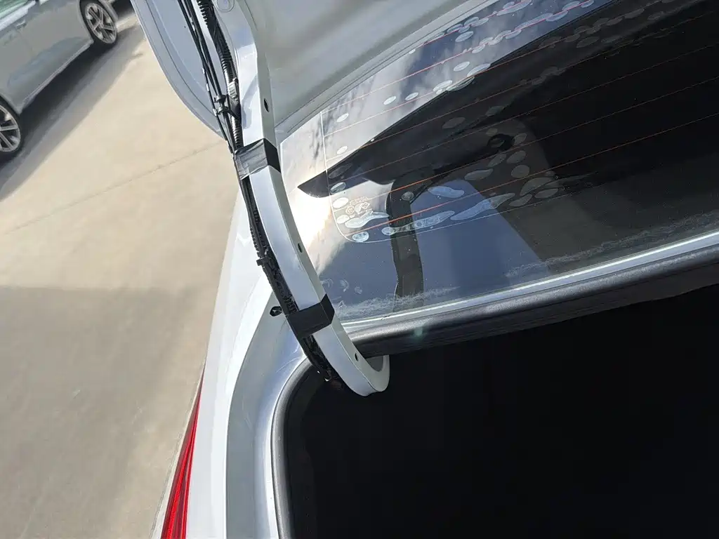 Toyota Yaris L 2018 — фото 15