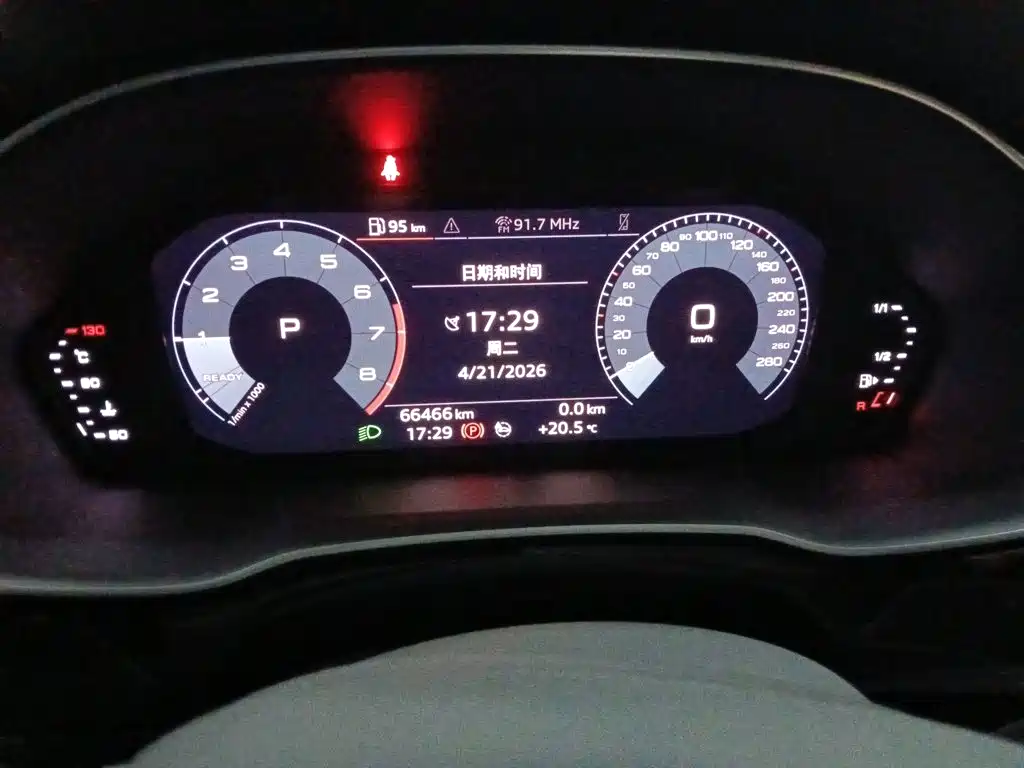 Audi Q3 2021 — фото 12