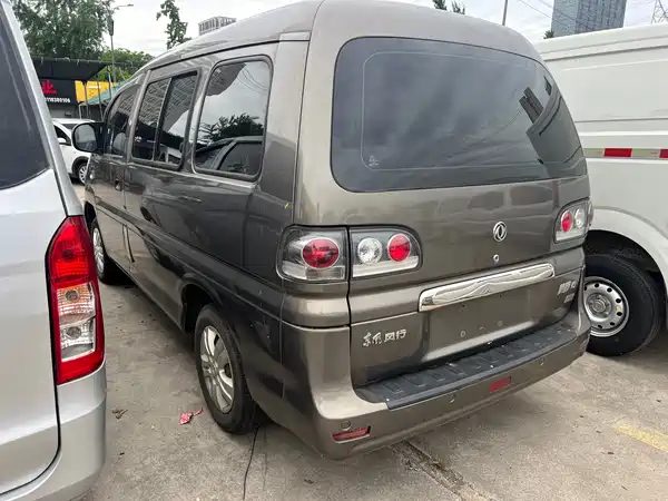 Dongfeng Lingzhi 2015