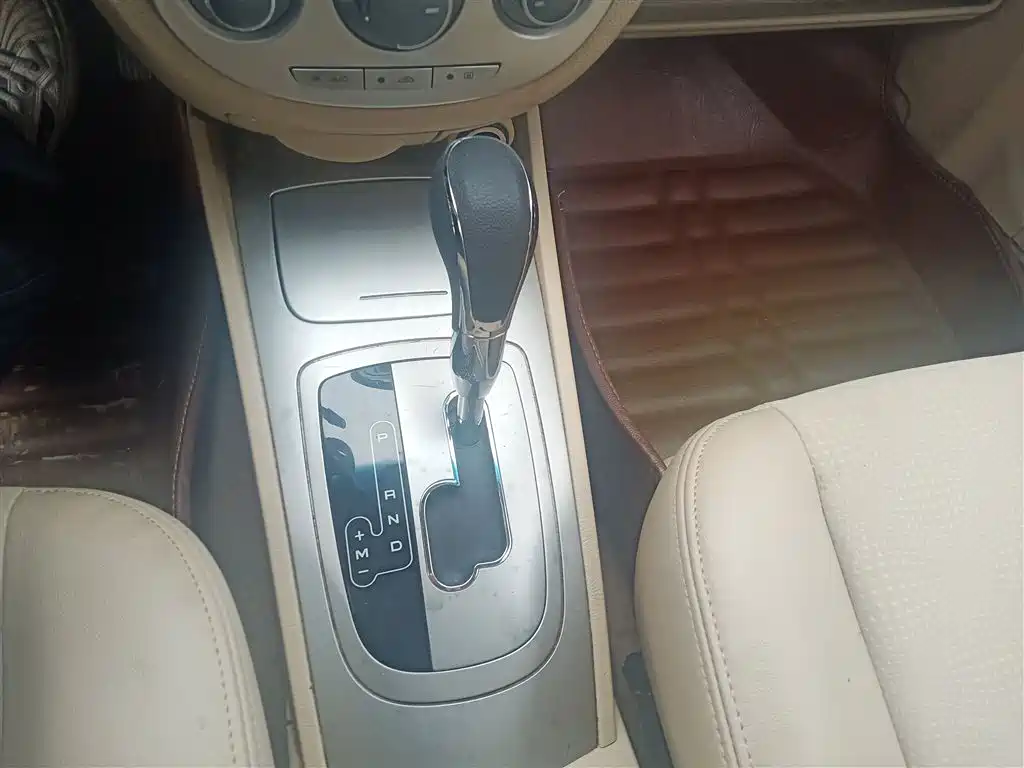 Buick Excelle 2014 — фото 14