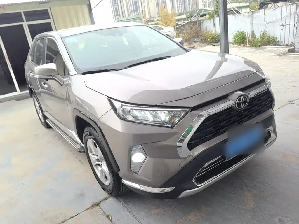 Toyota RAV4 2020 — фото 23