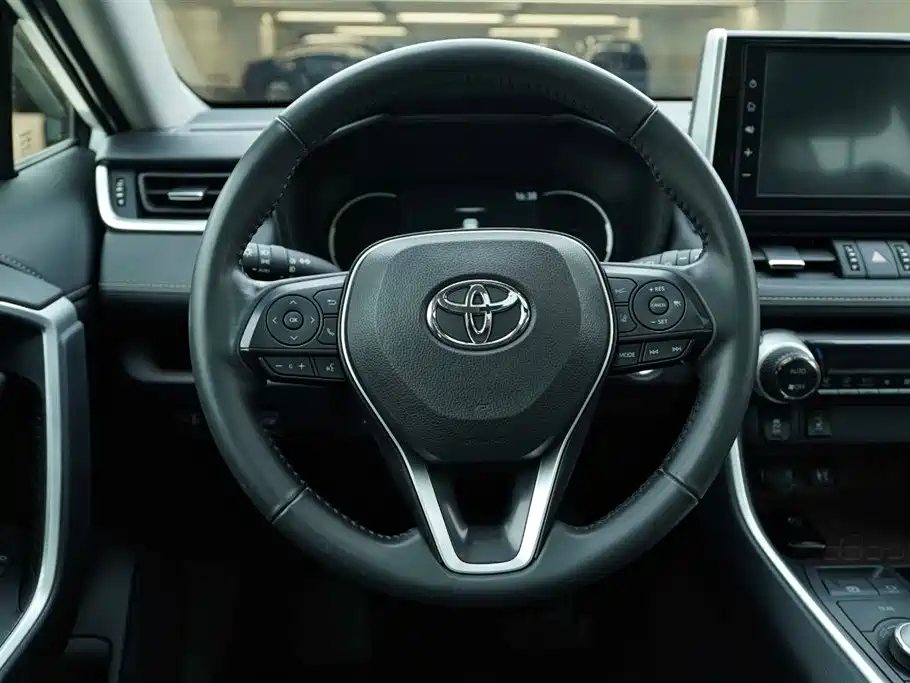 Toyota RAV4 2020 — фото 18