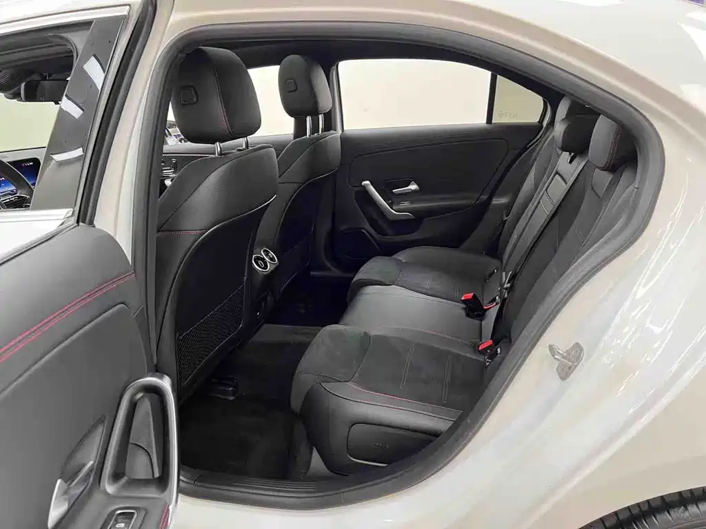 Mercedes-Benz A-Class 2025 — фото 12