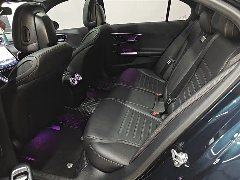 Mercedes-Benz C-Class 2023 — фото 17