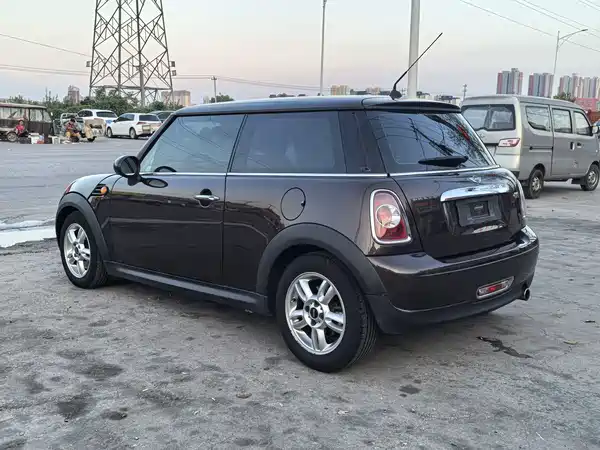 MINI 2012