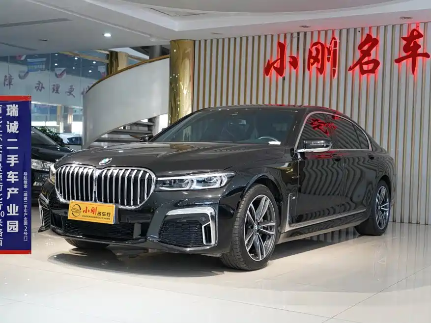 BMW 7 Series 2021 — фото 1