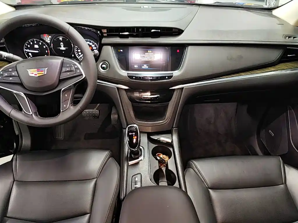 Cadillac XT5 2018 — фото 14