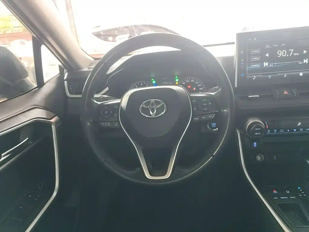 Toyota Wildlander 2022 — фото 11