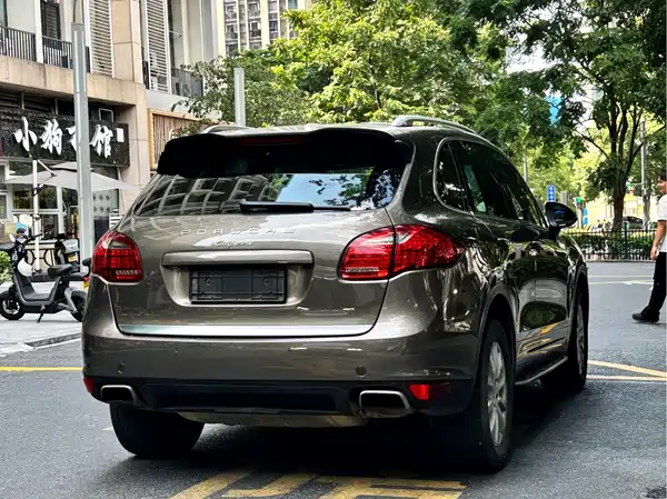 Porsche Cayenne 2011