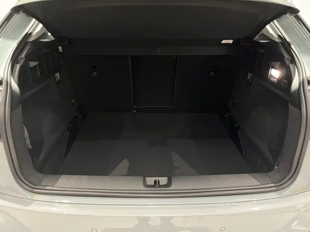 Audi Q2L 2022 — фото 10