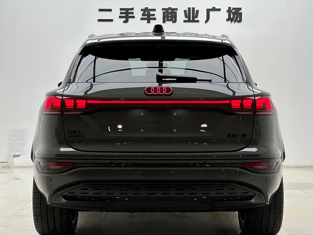 Audi Q6L e-tron 2025 — фото 22