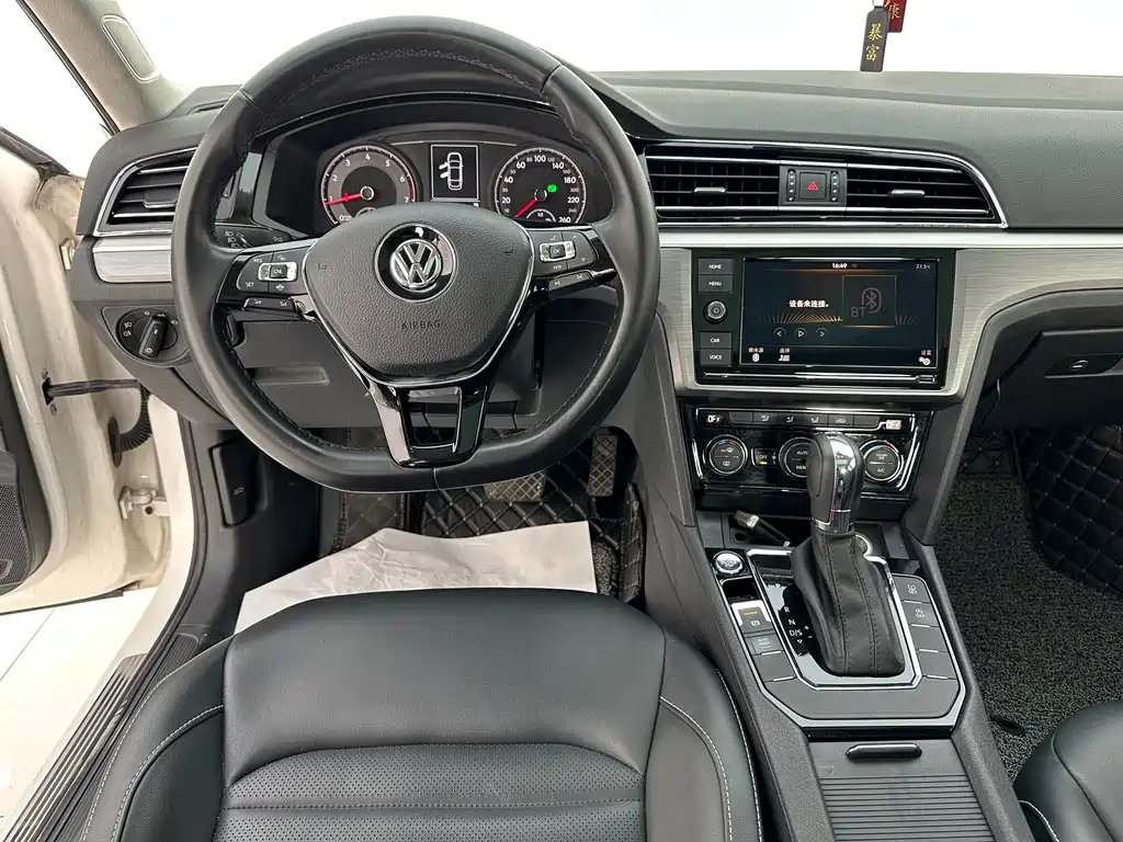 Volkswagen Lamando 2019 — фото 10