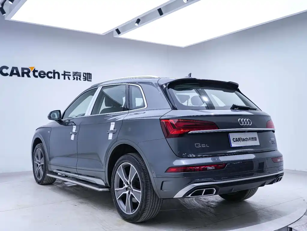 Audi Q5L 2023 — фото 18