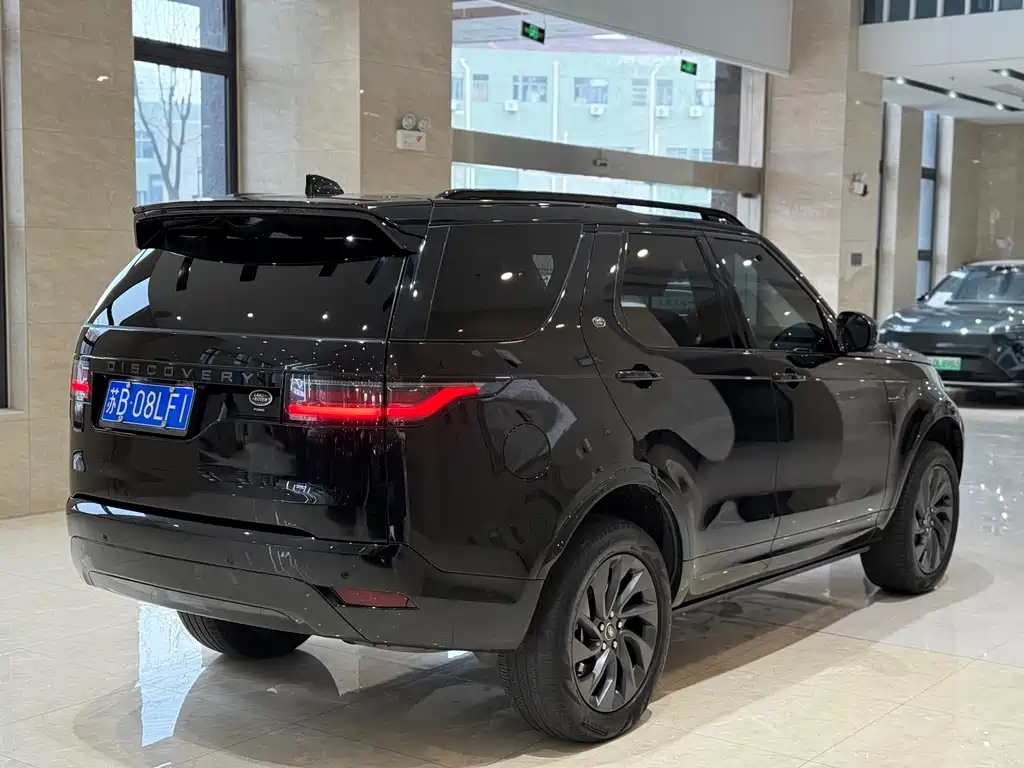 Land Rover Discovery 2023 — фото 18