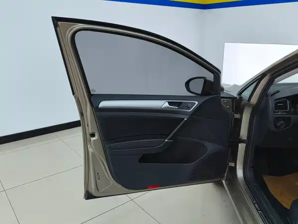 Volkswagen Golf 2020