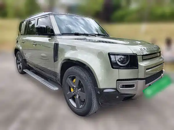 Land Rover Defender 2024