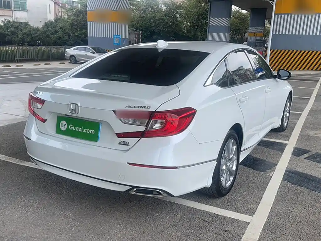 Honda Accord 2020 — фото 11
